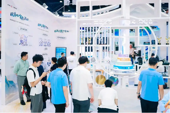 服贸会现场直击丨工银瑞信携‘投资在时间的长河里’国风展正式亮相!