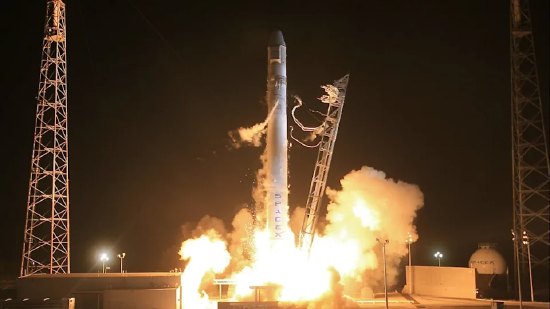 富国银行：SpaceX无线业务将冲击传统运营商，而铁塔房地产投资信托基金将“悄然	”获利