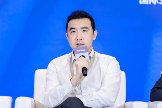 广发基金李耀柱：关注AI基础设施产业链中长期紧缺环节 警惕短期紧缺领域的估值风险