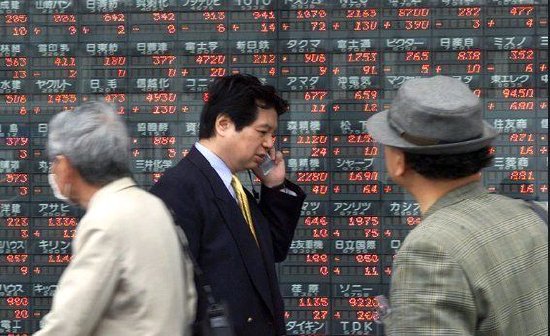 亚洲科技股遭全线暴跌，韩国KOSPI暴跌近9%触发熔断，日经225指数跌近5%